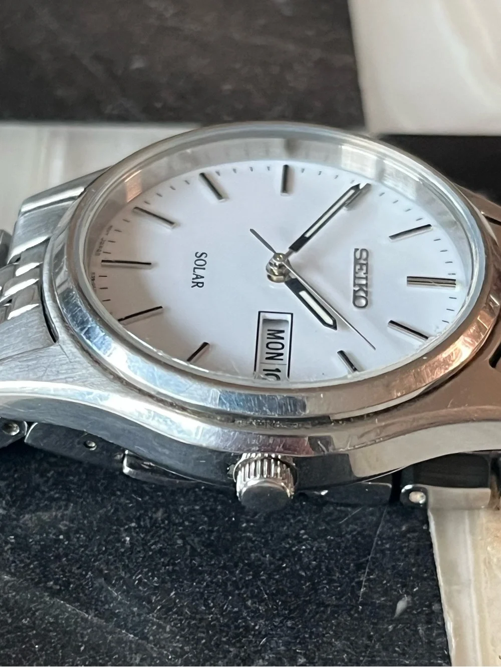 Seiko Mens Watch 37mm White Dial Solar V158-0AA0 Day Date Stainless Steel 6.5”